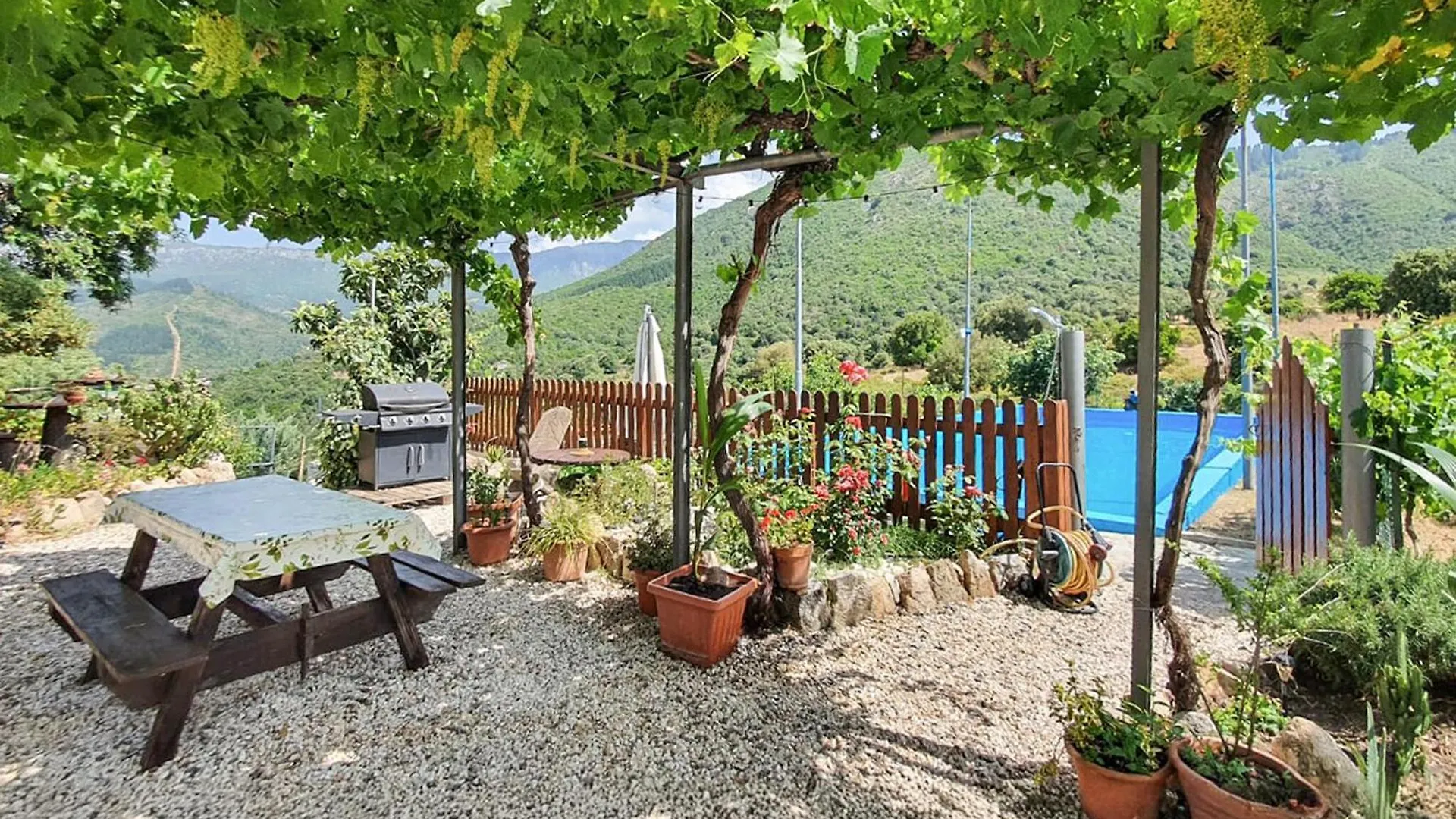 Cozy Home In Orgosolo Tatil Evi